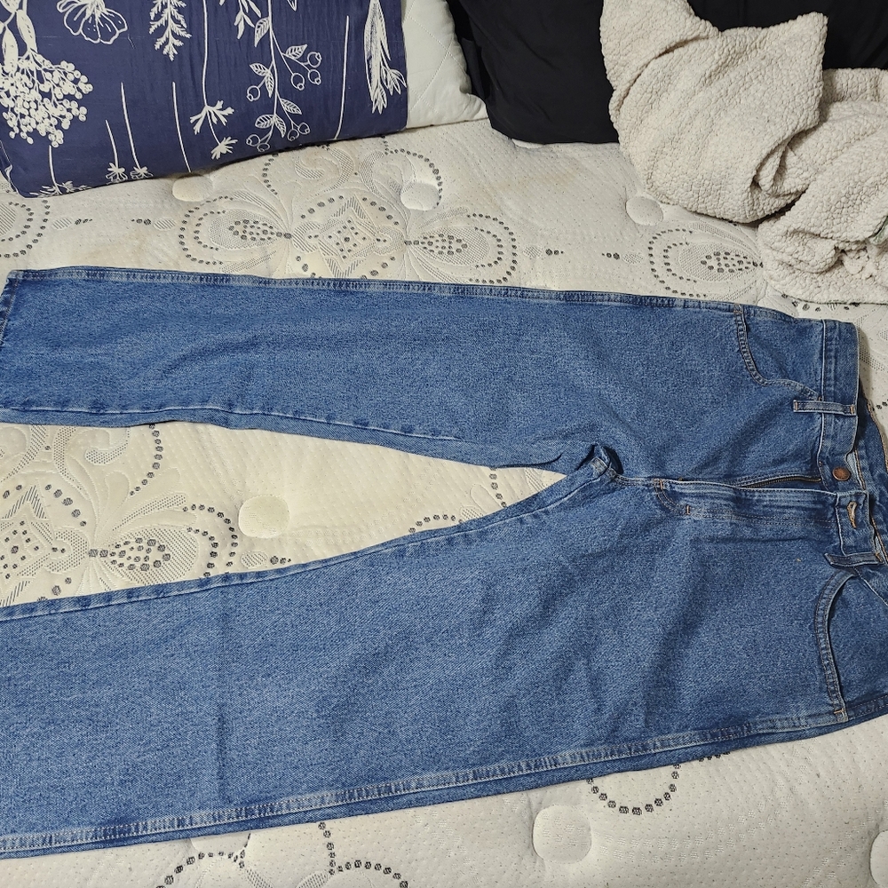 Wrangler Men's Blue Straight Jeans
